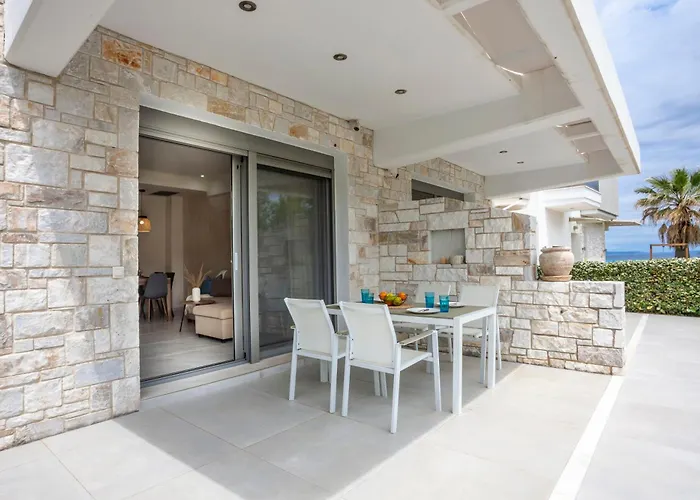 Dream Seafront Villa Hanioti
